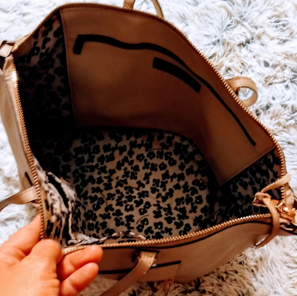 ♡2XHOST PICK♡Rebecca Minkoff Leather Tote Bag ♡♡ - Picture 4 of 7
